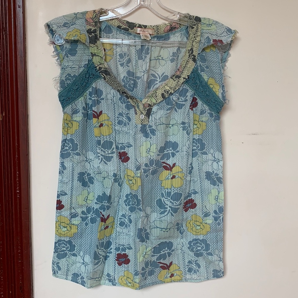 Sleeveless blouse.  All cotton.  Size S.  Blousy.